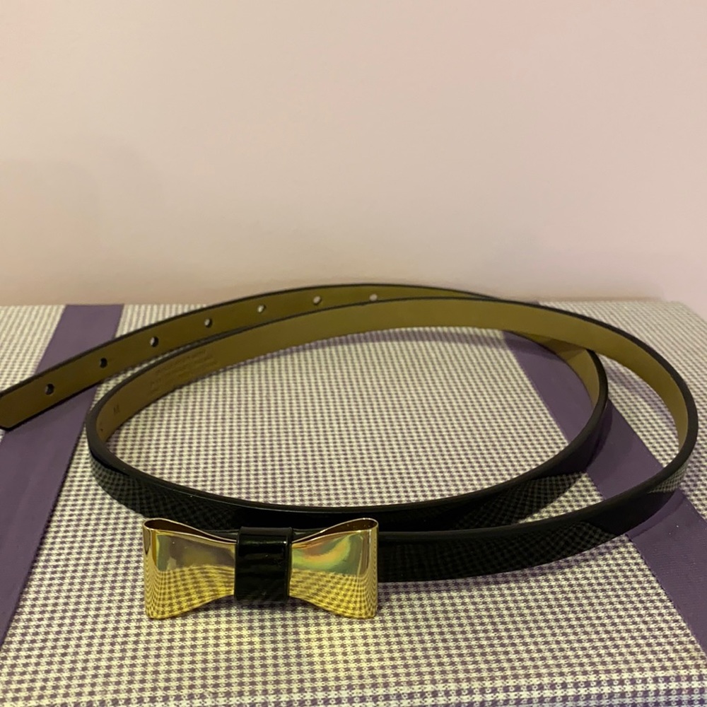 Talbots patent leather bow belt, Size M
